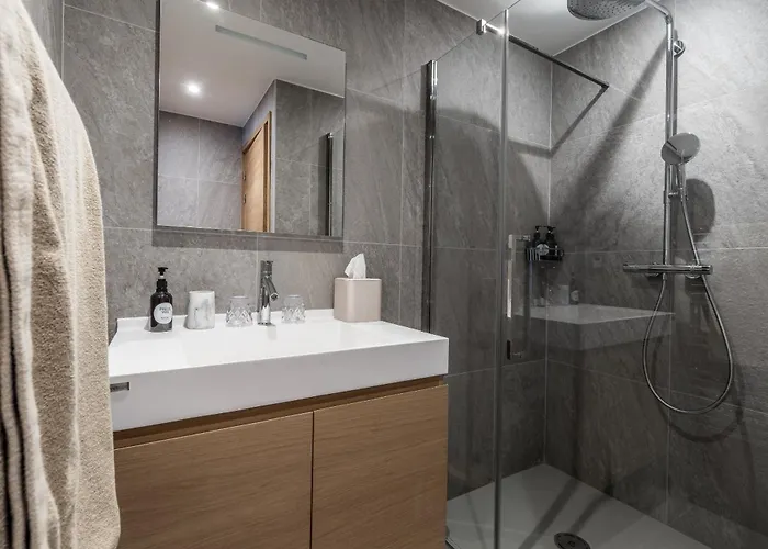 Le Glacier Pelve 1650 - Five Bedrooms - شاليه كورشوفيل